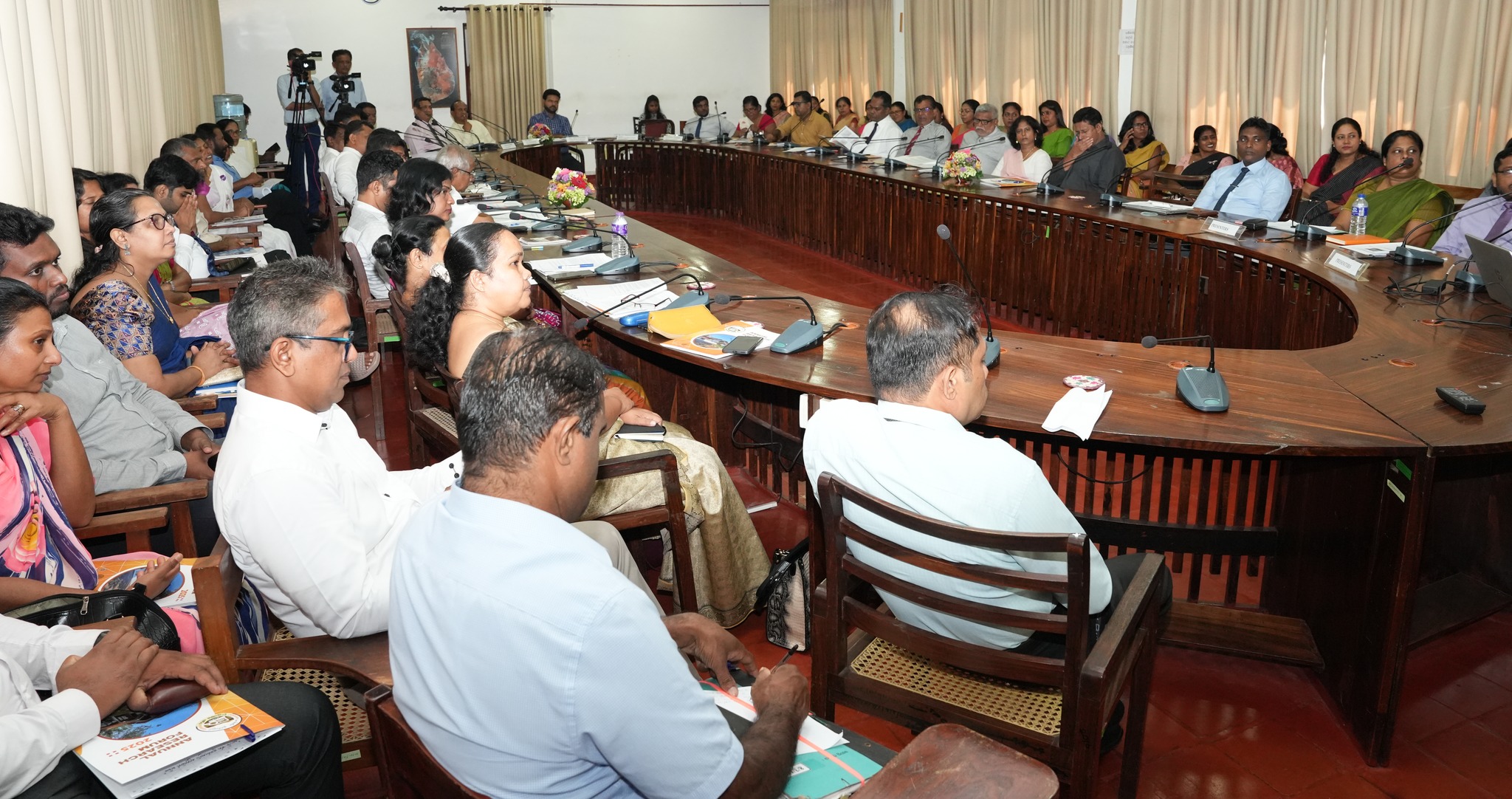 හෙක්ටර් කොබ්බෑකඩුව ගොවිකටයුතු පර්යේෂණ හා පුහුණු කිරීමේ ආයතනයේ වාර්ෂික පර්යේෂණ සංවාද මණ්ඩපය